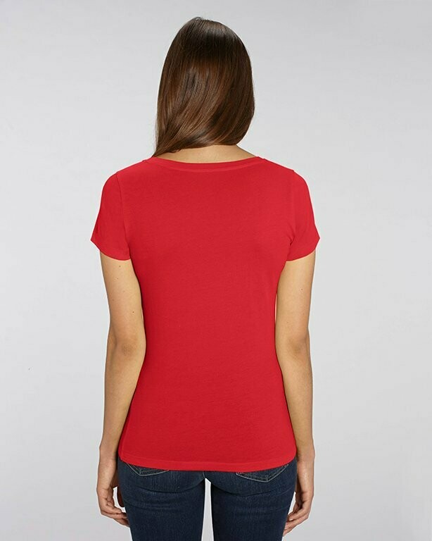 Modelo con Camiseta woman in red
